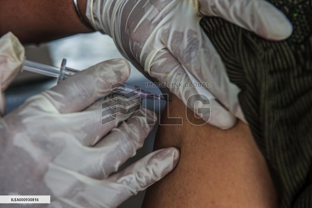 INDONESIA-MEDAN-COVID-19-VACCINATION-BOOSTER