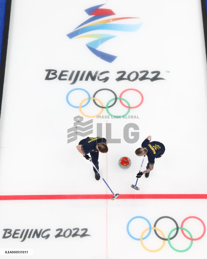 (BEIJING2022)CHINA-BEIJING-OLYMPIC WINTER GAMES-CURLING-WOMEN'S BRONZE MEDAL GAME-SWE VS SUI (CN)