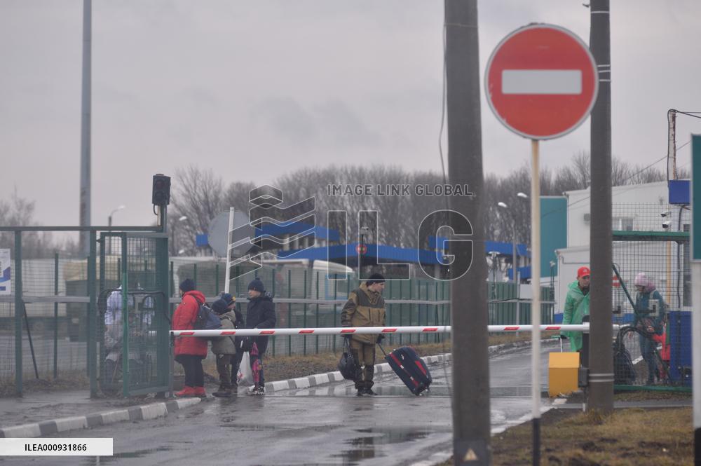RUSSIA-ROSTOV-REFUGEE-ARRIVAL