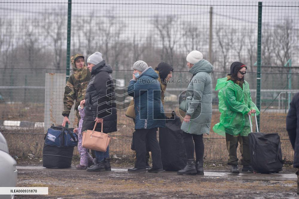RUSSIA-ROSTOV-REFUGEE-ARRIVAL
