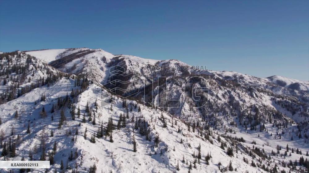 Xinjiang, my home: Fur Skis whizzing at top speed