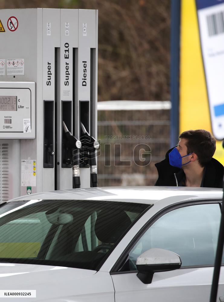 GERMANY-FRANKFURT-MARKETS-ENERGY PRICES