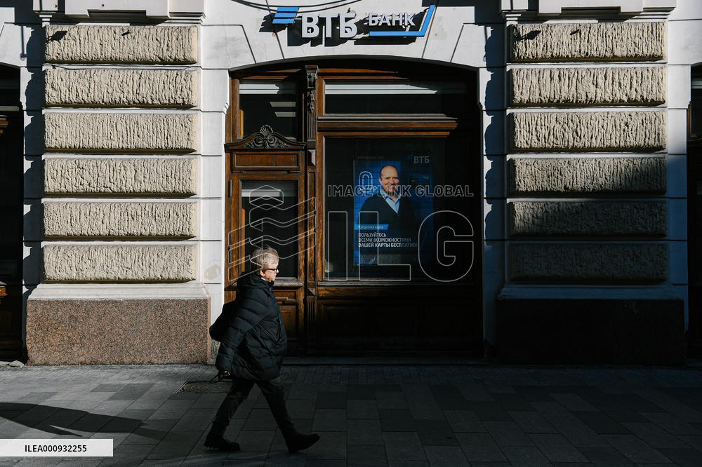 RUSSIA-MOSCOW-BANK-SANCTIONS