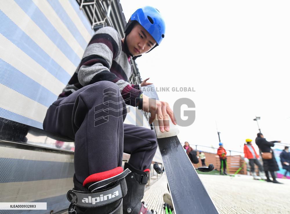 CHINA-SICHUAN-SPECIAL EDUCATION-SKIING (CN)