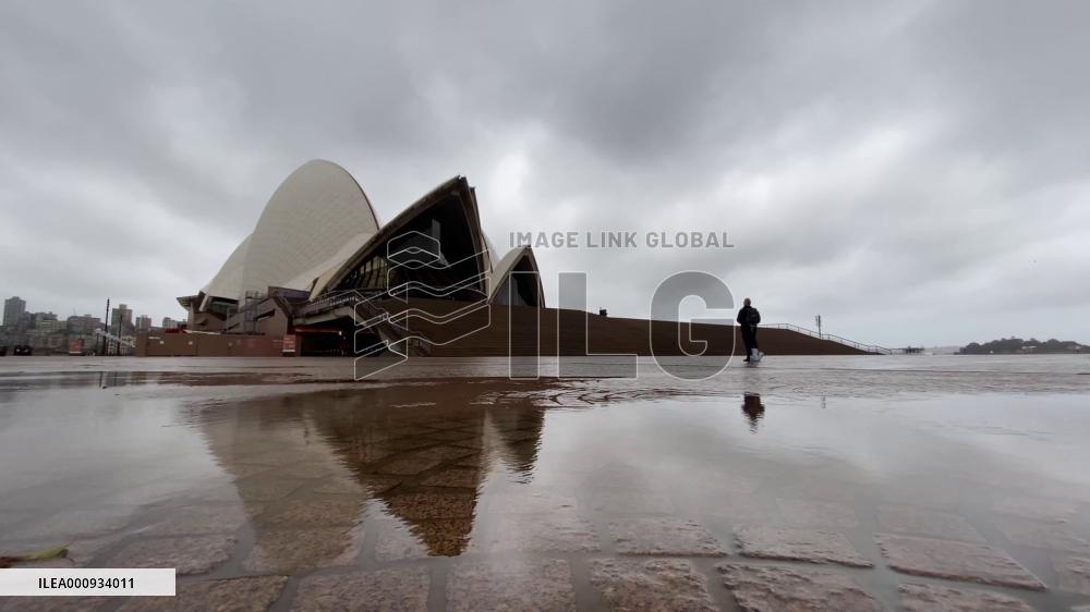 Death toll of flash flooding in Australian states continues to rise