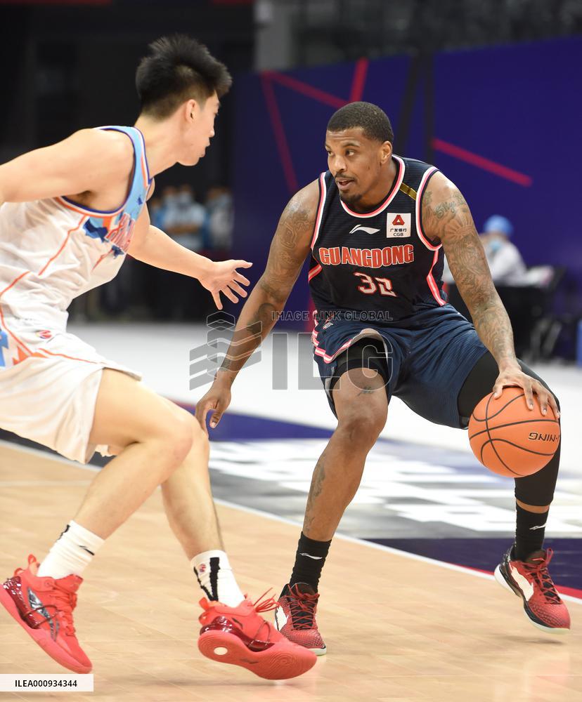 (SP)CHINA-GUANGDONG-FOSHAN-CBA LEAGUE-GUANGDONG SOUTHERN TIGERS VS XINJIANG FLYING TIGERS (CN)