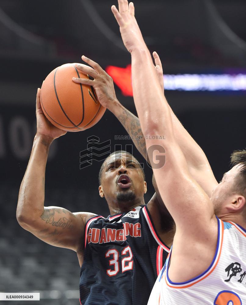 (SP)CHINA-GUANGDONG-FOSHAN-CBA LEAGUE-GUANGDONG SOUTHERN TIGERS VS XINJIANG FLYING TIGERS (CN)