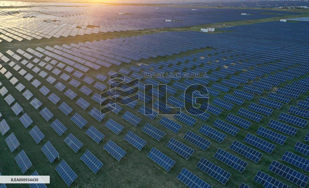 Xinhua Headlines: China expected to play growing role in global development, stability
