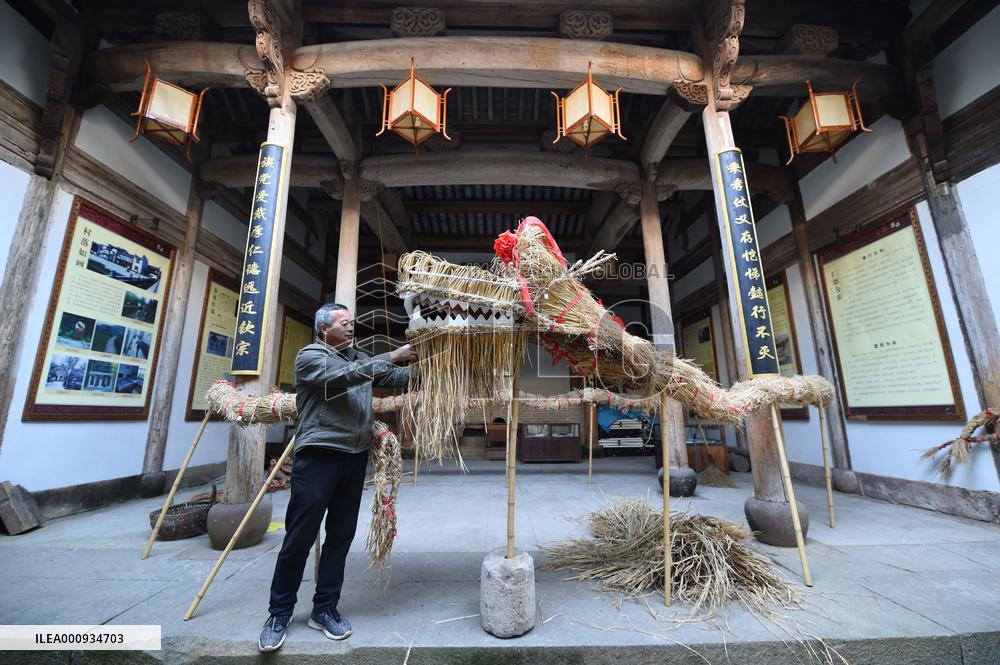 CHINA-ANHUI-HUANGSHAN-LONGTAITOU DAY-CELEBRATION-STRAW-WOVEN DRAGON (CN)