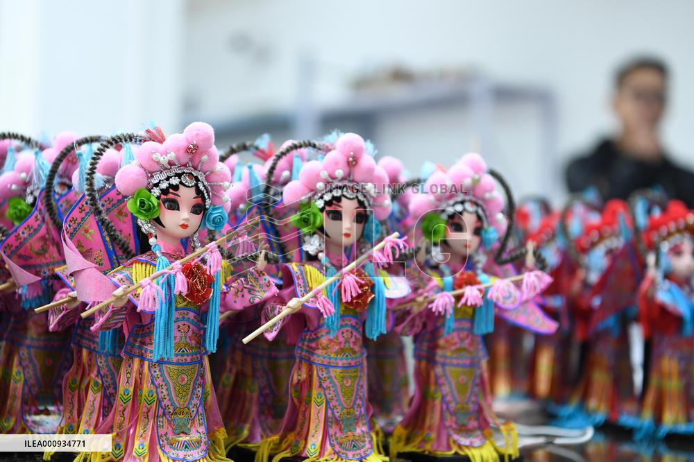 CHINA-GUIZHOU-HUISHUI-"TANG DOLL" WORKSHOP (CN)