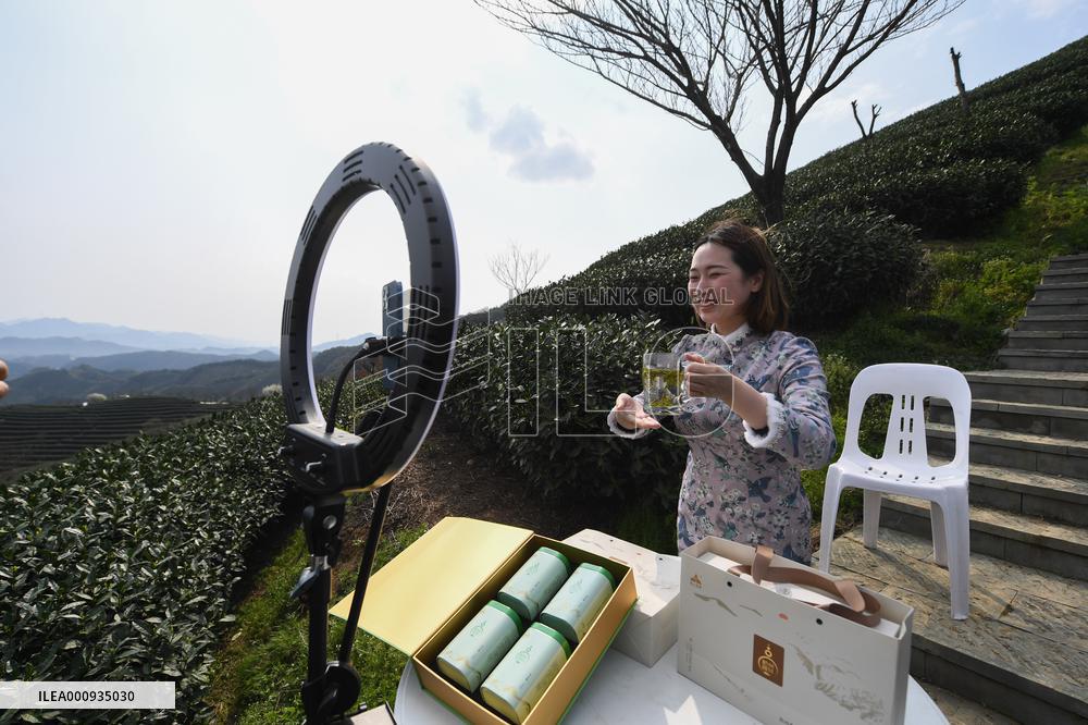 Xinhua Headlines: China's "two sessions" start in crucial year for modernization