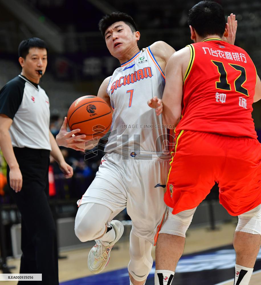 (SP)CHINA-LIAONING-SHENYANG-BASKETBALL-CBA LEAGUE-SICHUAN BLUE WHALES VS JILIN NORTHEAST TIGERS (CN)