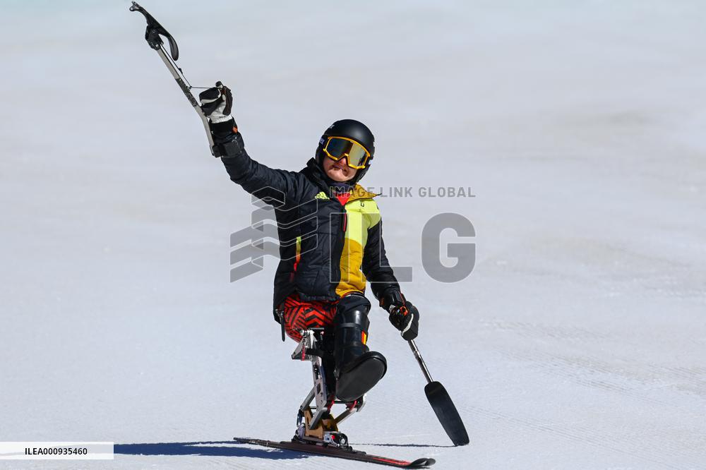 (SP)CHINA-BEIJING-WINTER PARALYMPICS-ALPINE SKIING-WOMEN'S DOWNHILL SITTING(CN)
