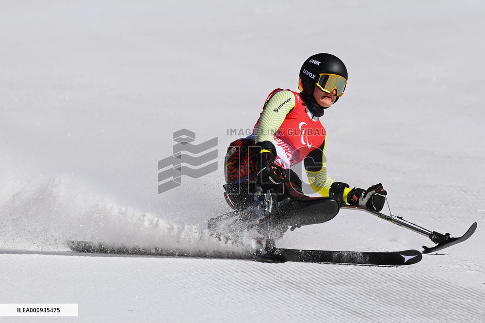 (SP)CHINA-BEIJING-WINTER PARALYMPICS-ALPINE SKIING-WOMEN'S DOWNHILL SITTING(CN)