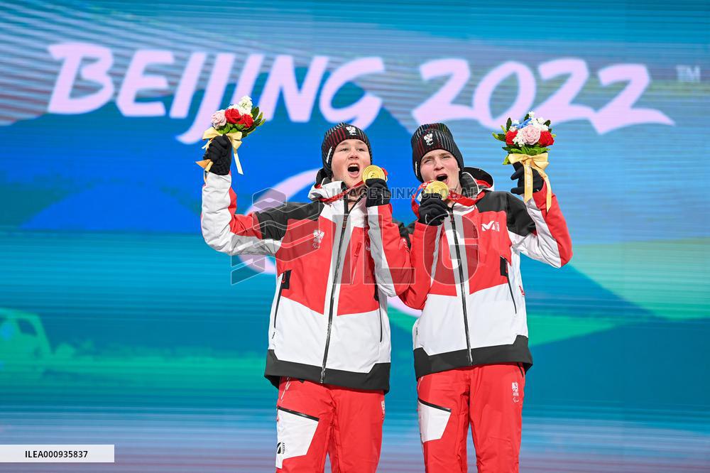 (SP)CHINA-BEIJING-BEIJING 2022 WINTER PARALYMPICS-ALPINE SKIING-MEN'S DOWNHILL-VISION IMPAIRED-AWARDING CEREMONY (CN)