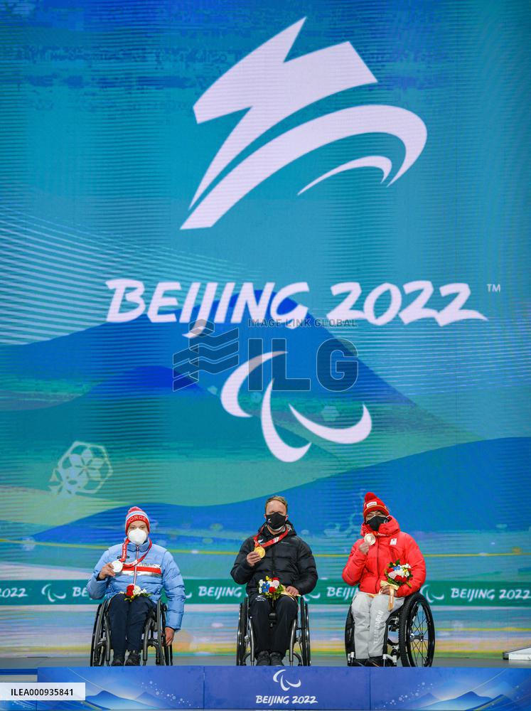 (SP)CHINA-BEIJING-BEIJING 2022 WINTER PARALYMPICS-ALPINE SKIING-MEN'S DOWNHILL-SITTING-AWARDING CEREMONY (CN)