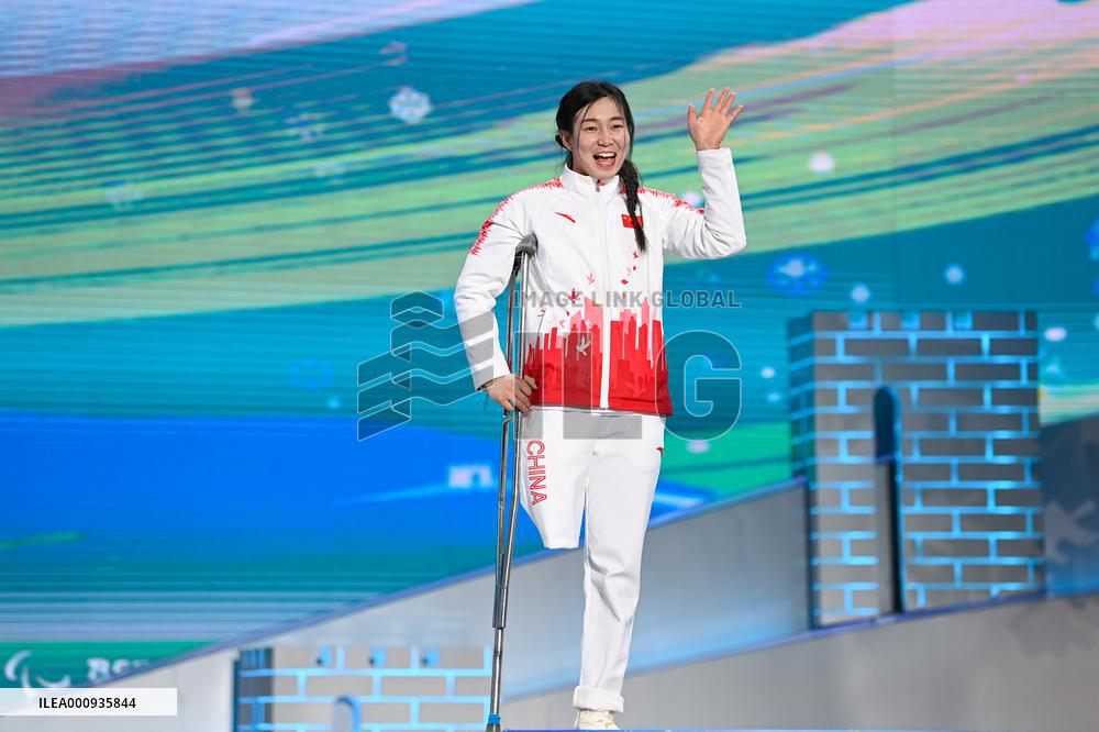 (SP)CHINA-BEIJING-BEIJING 2022 WINTER PARALYMPICS-ALPINE SKIING-WOMEN'S DOWNHILL-SITTING-AWARDING CEREMONY(CN)