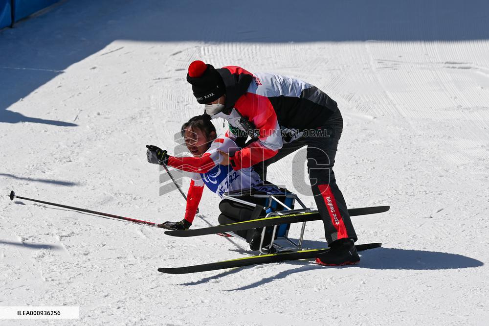 (SP)CHINA-ZHANGJIAKOU-WINTER PARALYMPICS-PARA CROSS-COUNTRY SKIING -WOMEN'S LONG DISTANCE SITTING(CN)