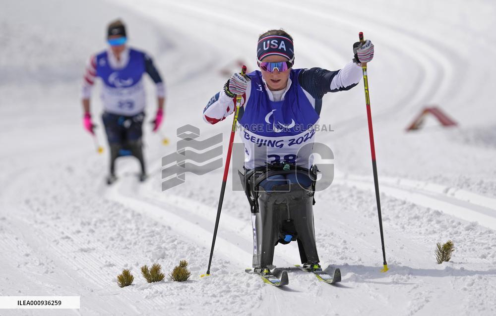 (SP)CHINA-ZHANGJIAKOU-WINTER PARALYMPICS-PARA CROSS-COUNTRY SKIING -WOMEN'S LONG DISTANCE SITTING(CN)
