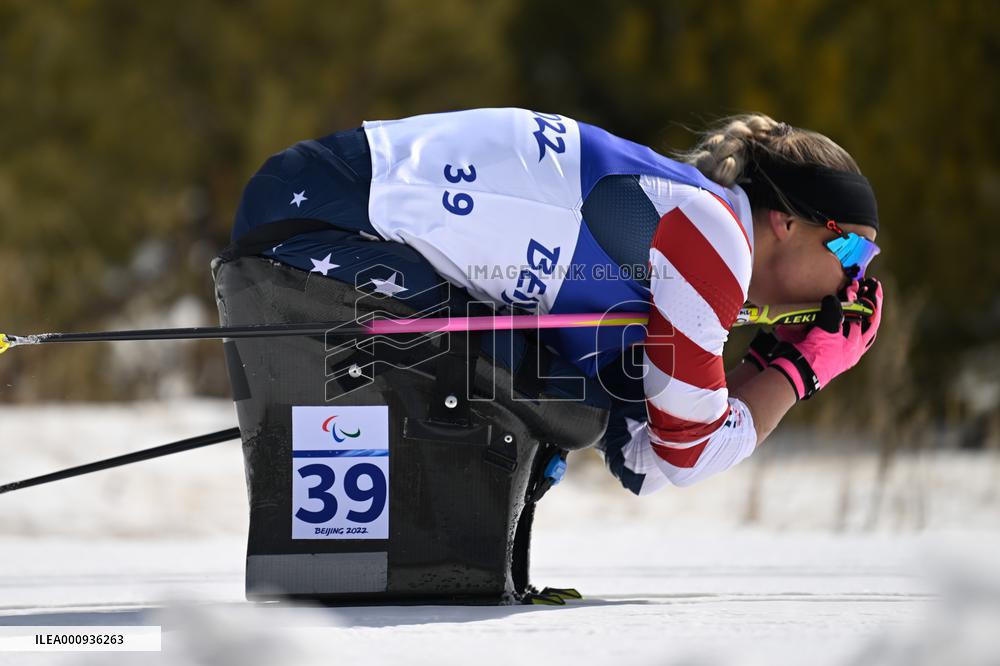 (SP)CHINA-ZHANGJIAKOU-WINTER PARALYMPICS-PARA CROSS-COUNTRY SKIING -WOMEN'S LONG DISTANCE SITTING(CN)