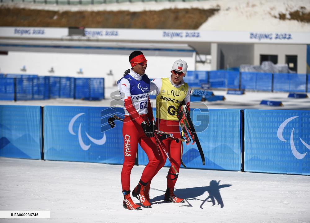 (SP)CHINA-ZHANGJIAKOU-WINTER PARALYMPICS-PARA CROSS-COUNTRY SKIING -MEN'S LONG DISTANCE CLASSIC VISION IMPAIRED (CN)