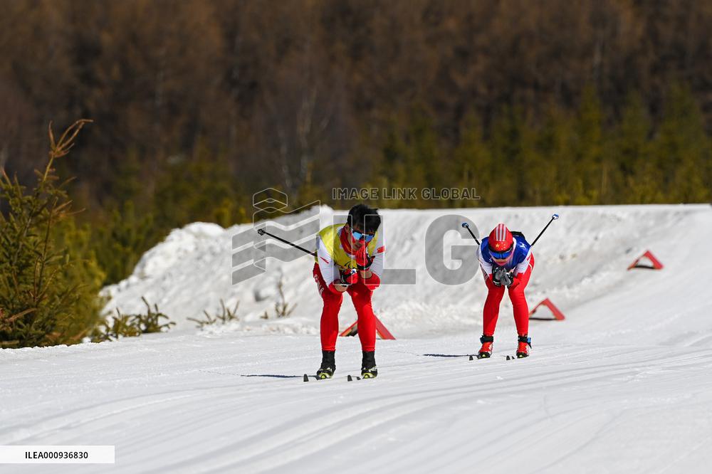 (SP)CHINA-ZHANGJIAKOU-WINTER PARALYMPICS-PARA CROSS-COUNTRY SKIING -WOMEN'S LONG DISTANCE CLASSIC VISION IMPAIRED(CN)