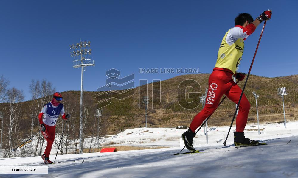 (SP)CHINA-ZHANGJIAKOU-WINTER PARALYMPICS-PARA CROSS-COUNTRY SKIING -WOMEN'S LONG DISTANCE CLASSIC VISION IMPAIRED(CN)