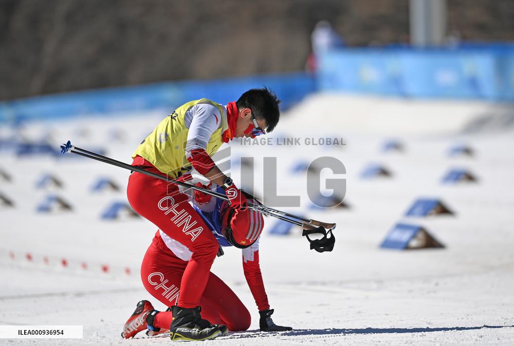 (SP)CHINA-ZHANGJIAKOU-WINTER PARALYMPICS-PARA CROSS-COUNTRY SKIING -WOMEN'S LONG DISTANCE CLASSIC VISION IMPAIRED(CN)