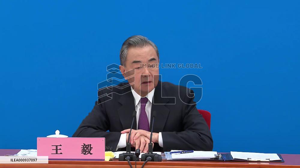 Setting "democratic standards" after U.S. model is undemocratic: Chinese FM