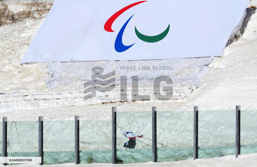 (SP)CHINA-ZHANGJIAKOU-WINTER PARALYMPICS-PARA BIATHLON-MEN'S MIDDLE DISTANCE SITTING (CN)