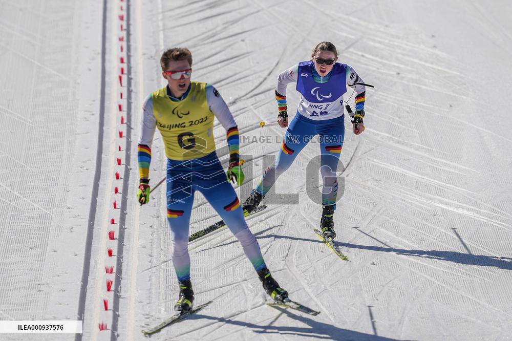 (SP)CHINA-ZHANGJIAKOU-WINTER PARALYMPICS-PARA BIATHLON-WOMEN'S MIDDLE DISTANCE VISION IMPAIRED (CN)