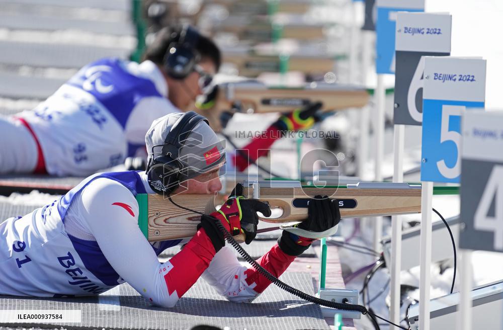 (SP)CHINA-ZHANGJIAKOU-WINTER PARALYMPICS-PARA BIATHLON-MEN'S MIDDLE DISTANCE VISION IMPAIRED (CN)