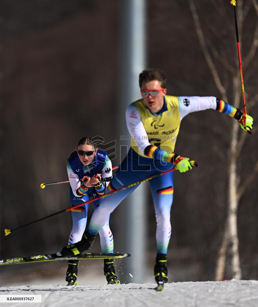 (SP)CHINA-ZHANGJIAKOU-WINTER PARALYMPICS-PARA BIATHLON-WOMEN'S MIDDLE DISTANCE VISION IMPAIRED (CN)