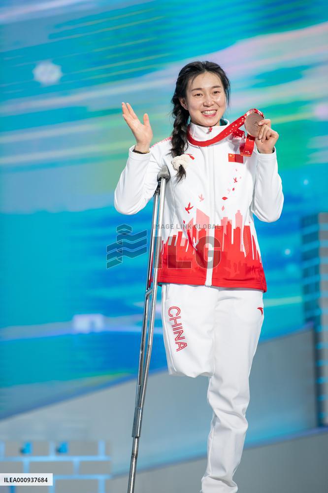 (SP)CHINA-BEIJING-WINTER PARALYMPICS-ALPINE SKIING-WOMEN'S SUPER COMBINED SITTING-AWARDING CEREMONY (CN)