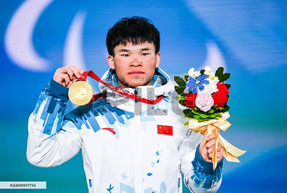 (SP)CHINA-ZHANGJIAKOU-WINTER PARALYMPICS-PARA BIATHLON-MEN'S MIDDLE DISTANCE SITTING-AWARDING CEREMONY (CN)