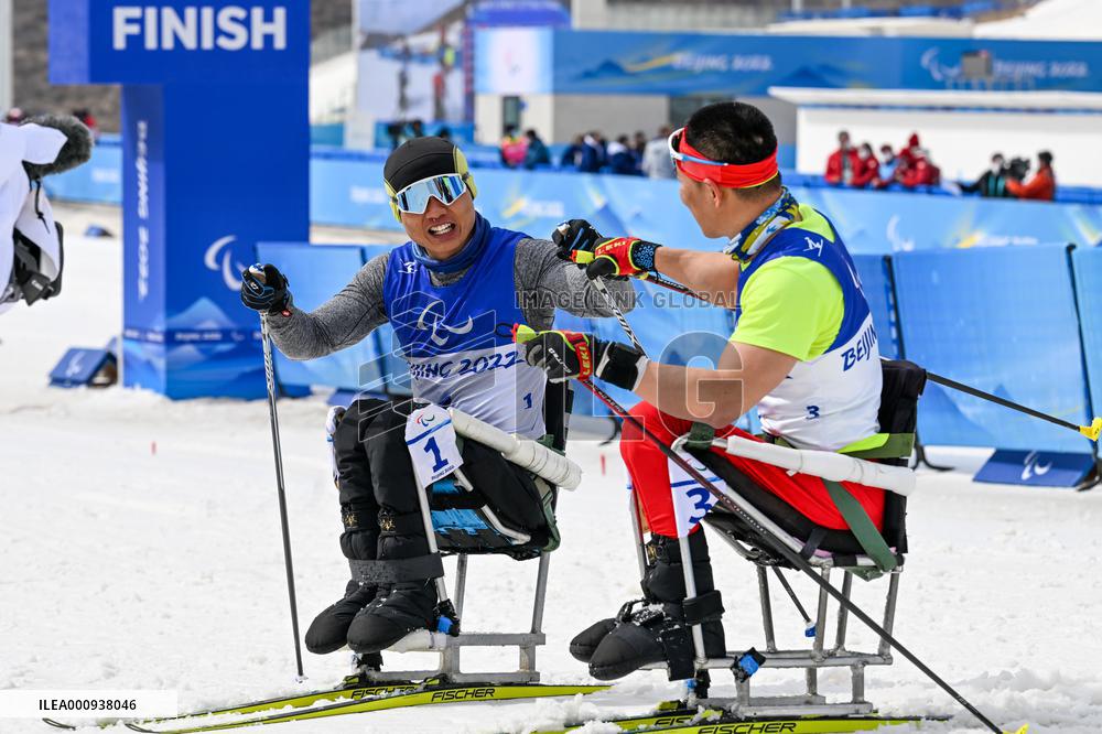 (SP)CHINA-ZHANGJIAKOU-WINTER PARALYMPICS-PARA CROSS-COUNTRY SKIING-MEN'S SPRINT SITTING FINAL (CN)