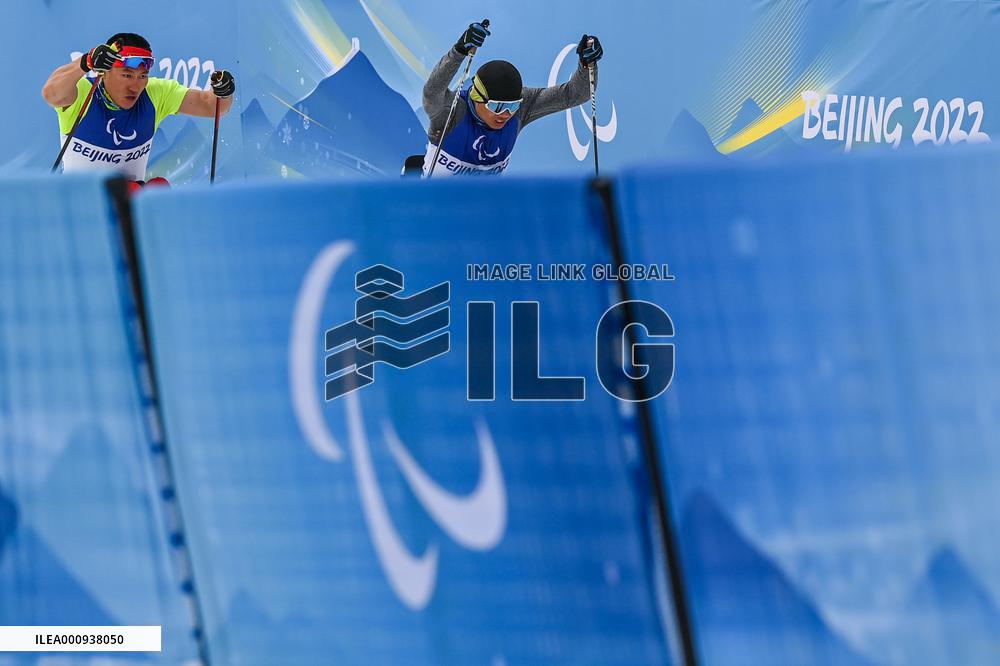 (SP)CHINA-ZHANGJIAKOU-WINTER PARALYMPICS-PARA CROSS-COUNTRY SKIING-MEN'S SPRINT SITTING FINAL (CN)