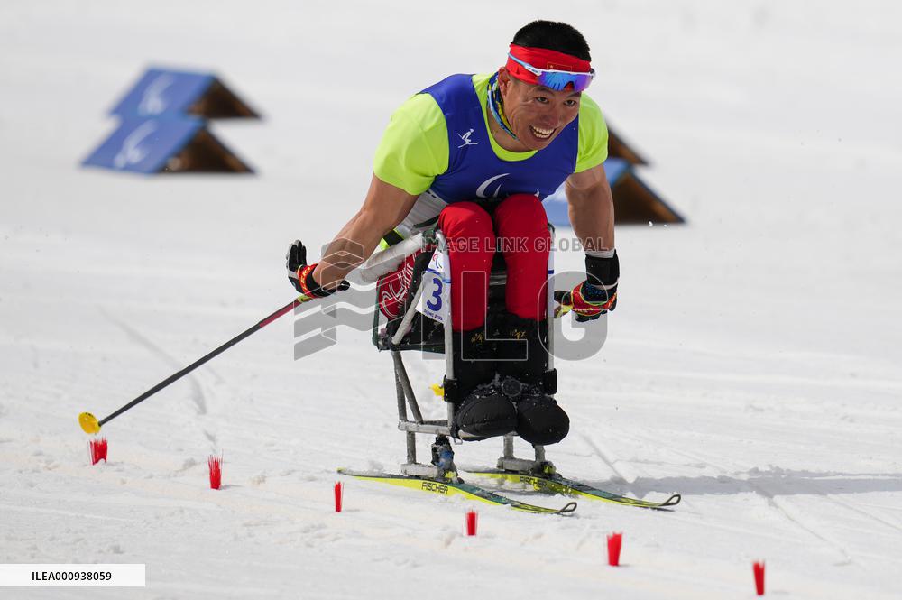 (SP)CHINA-ZHANGJIAKOU-WINTER PARALYMPICS-PARA CROSS-COUNTRY SKIING-MEN'S SPRINT SITTING FINAL (CN)
