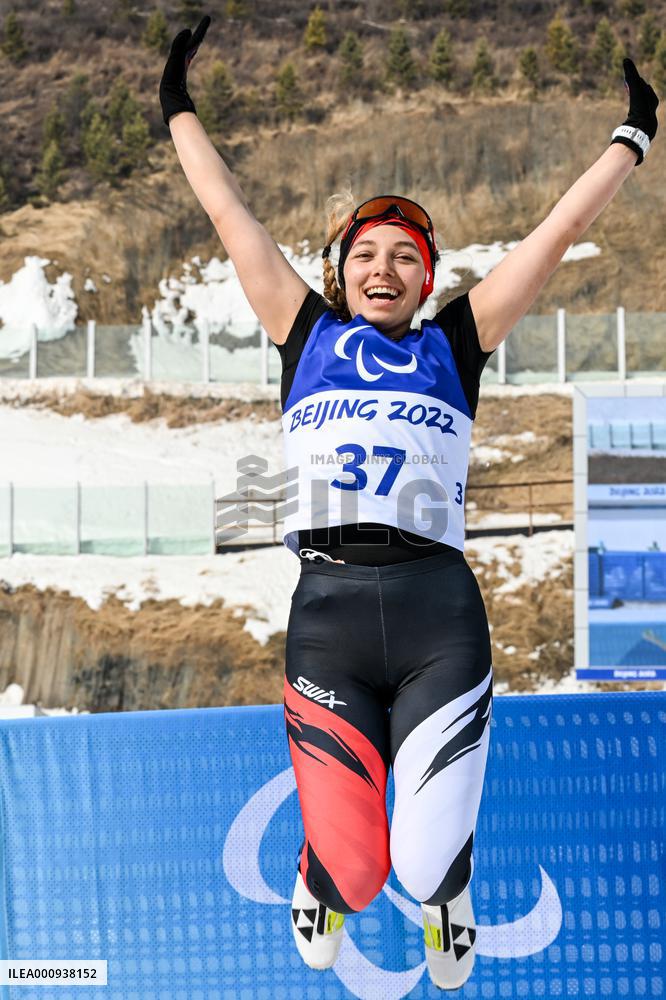 (SP)CHINA-ZHANGJIAKOU-WINTER PARALYMPICS-PARA CROSS-COUNTRY SKIING-WOMEN'S SPRINT FREE STANDING FINAL (CN)