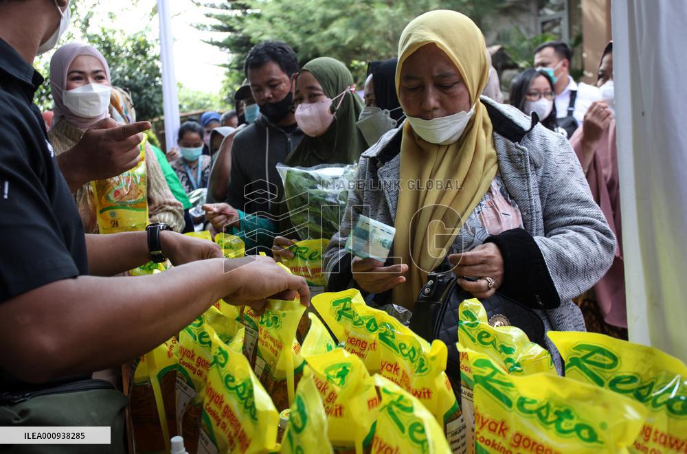 INDONESIA-BOGOR-SUBSIDIZED-COOKING OIL