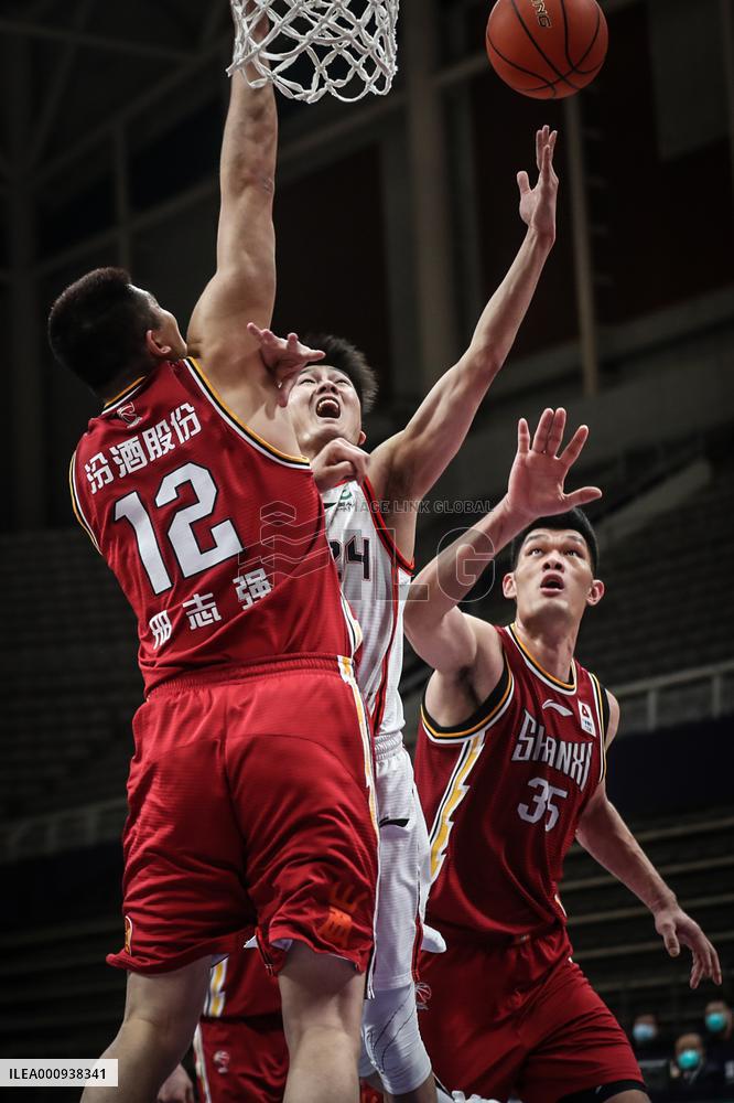 (SP)CHINA-LIAONING-SHENYANG-BASKETBALL-CBA LEAGUE-JIANGSU DRAGONS-SHANXI LOONGS(CN)