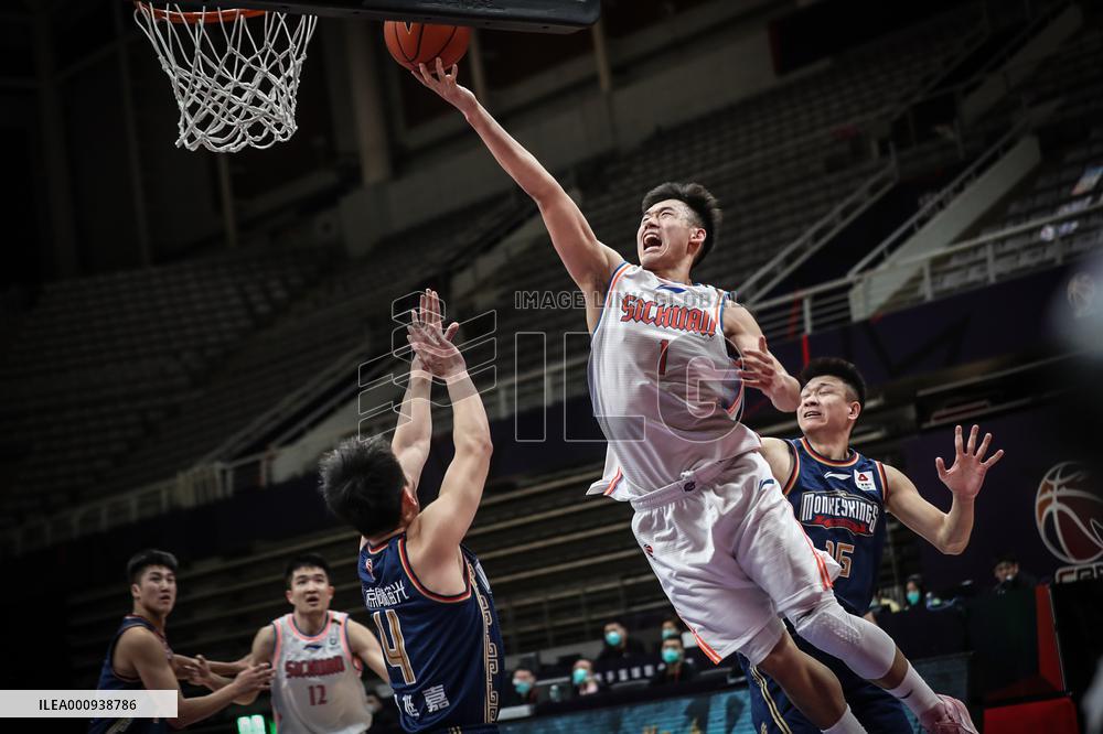 (SP)CHINA-LIAONING-SHENYANG-BASKETBALL-CBA LEAGUE-NANJING MONKEY KINGS VS SICHUAN BLUE WHALES (CN)