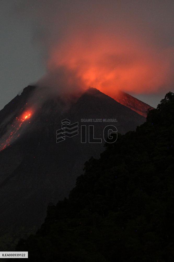 INDONESIA-YOGYAKARTA-MOUNT MERAPI-ERUPTION