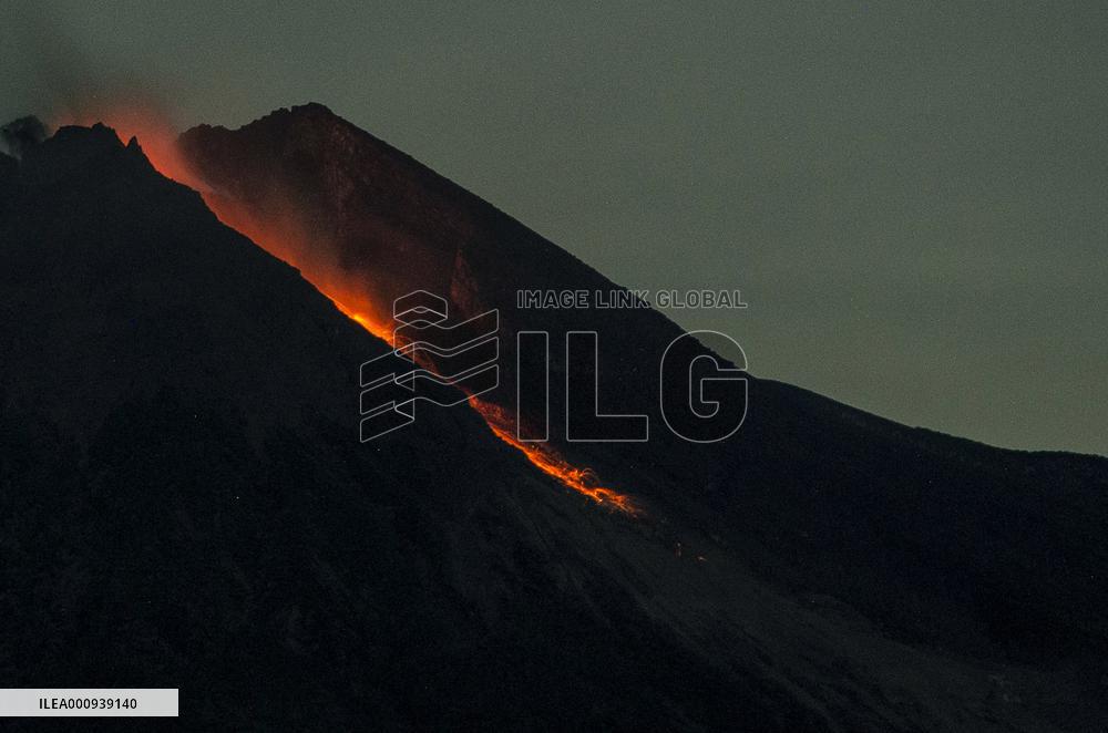 INDONESIA-YOGYAKARTA-MOUNT MERAPI-ERUPTION