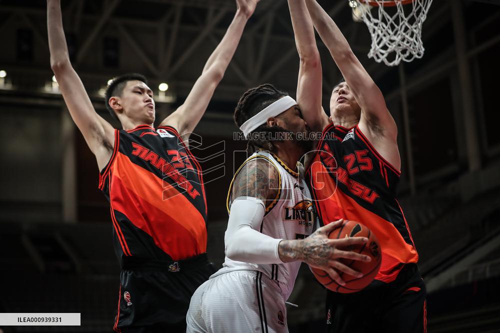 (SP)CHINA-SHENYANG-BASKETBALL-CBA LEAGUE-LIAONING VS JIANGSU(CN)