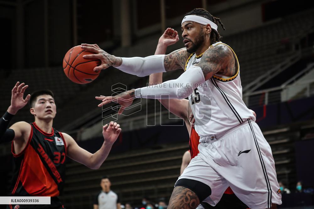 (SP)CHINA-SHENYANG-BASKETBALL-CBA LEAGUE-LIAONING VS JIANGSU(CN)