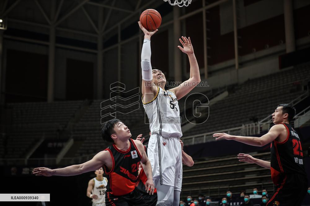 (SP)CHINA-SHENYANG-BASKETBALL-CBA LEAGUE-LIAONING VS JIANGSU(CN)