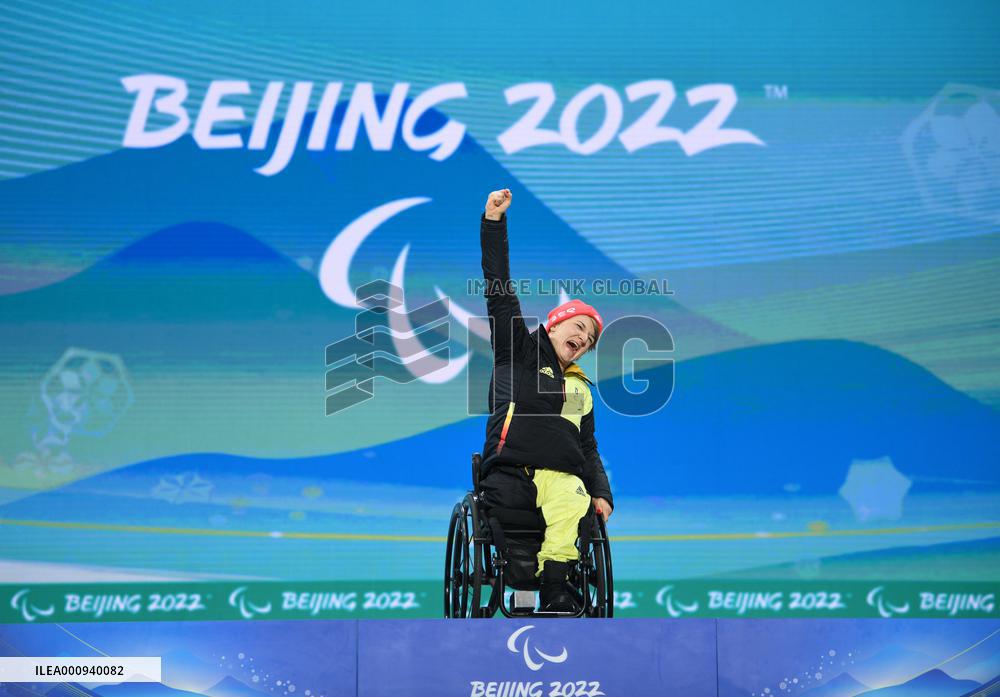 (SP)CHINA-BEIJING-WINTER PARALYMPICS-PARA ALPINE SKIING-WOMEN'S SLALOM SITTING-VICTORY CEREMONY(CN)