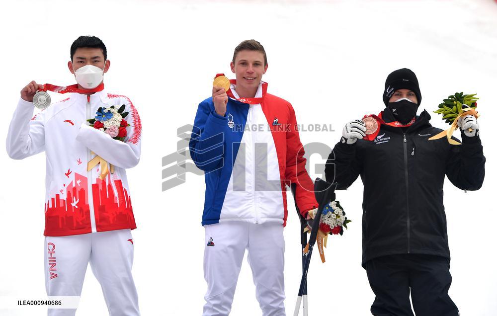 (SP)CHINA-BEIJING-BEIJING 2022 WINTER PARALYMPICS-PARA ALPINE SKIING-MEN'S SLALOM-STANDING-AWARDING CEREMONY (CN)