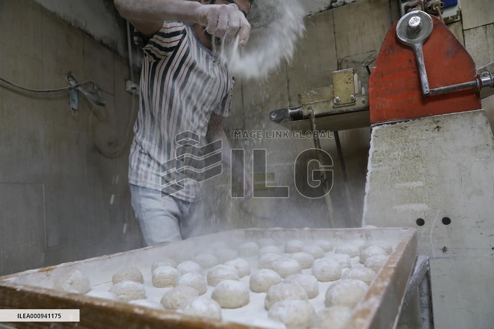 MIDEAST-JERUSALEM-PITA BREAD